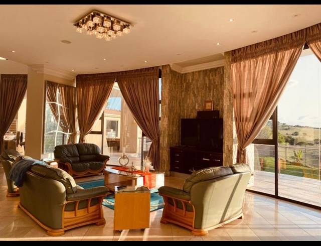 5 BEDROOM HOUSE FOR SALE IN MEYERSDAL ECO ESTATE